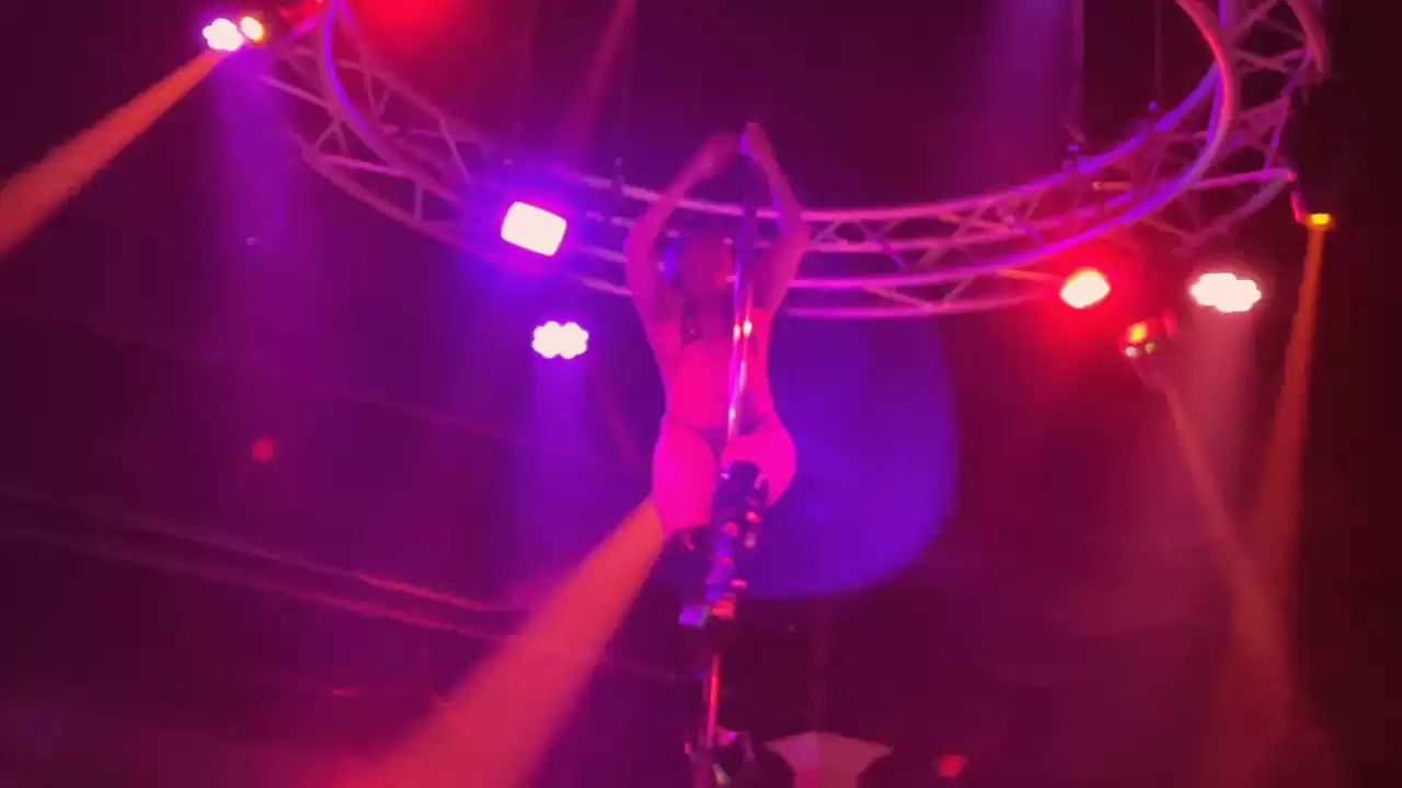 Whosthahottest @ the Gentle Mans Club